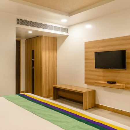 Treebo Golden Swan Pammal Hotel Chennai Bagian luar foto