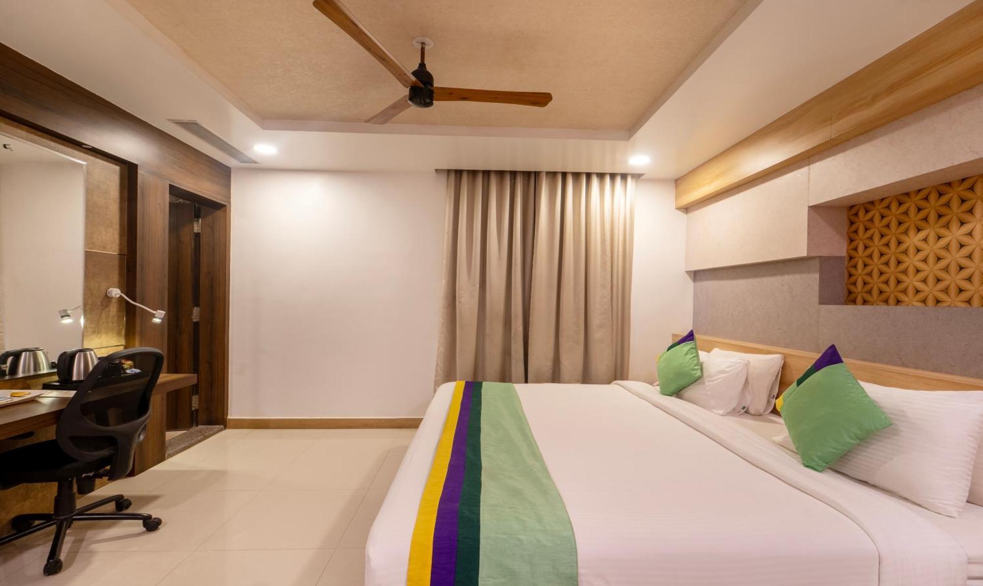 Treebo Golden Swan Pammal Hotel Chennai Bagian luar foto