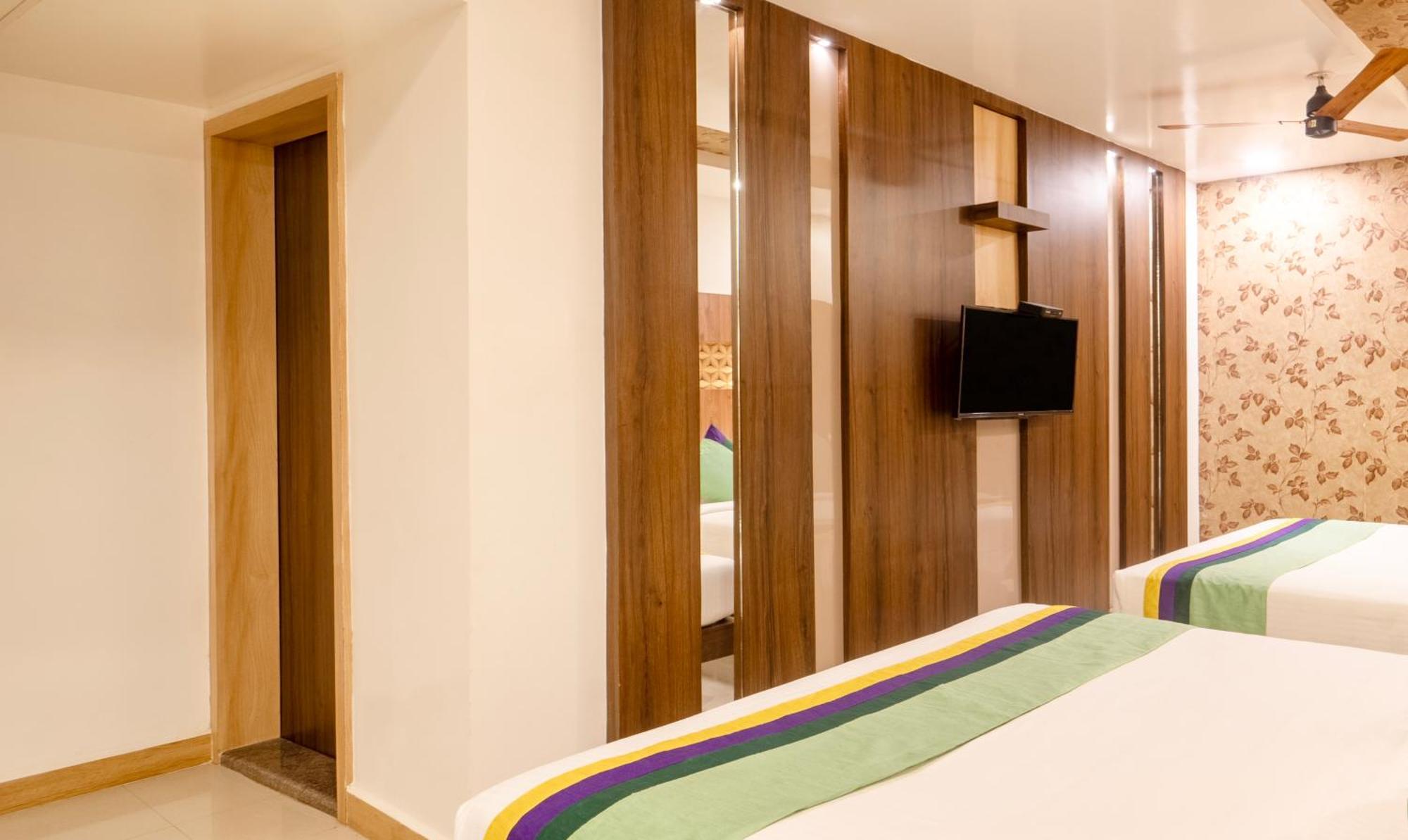 Treebo Golden Swan Pammal Hotel Chennai Bagian luar foto