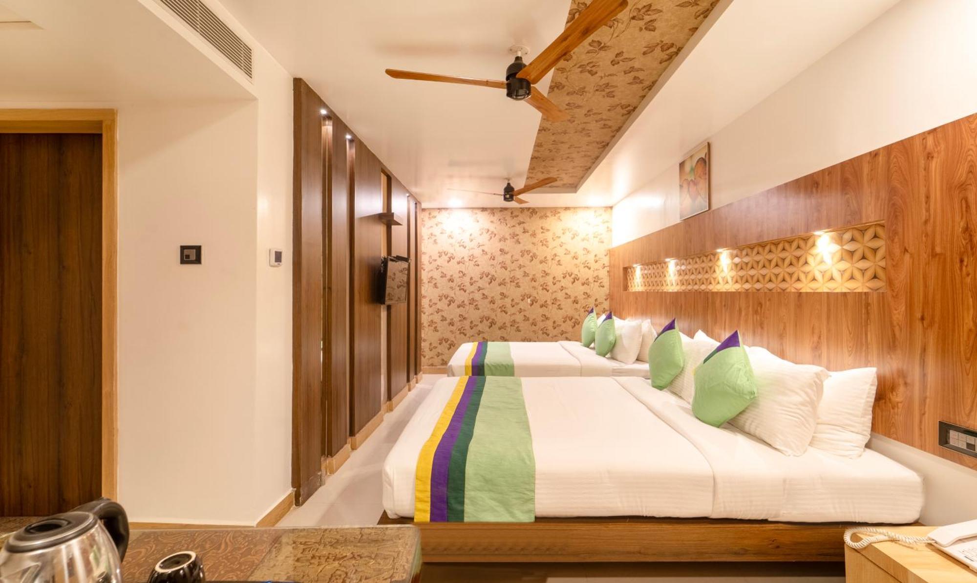 Treebo Golden Swan Pammal Hotel Chennai Bagian luar foto