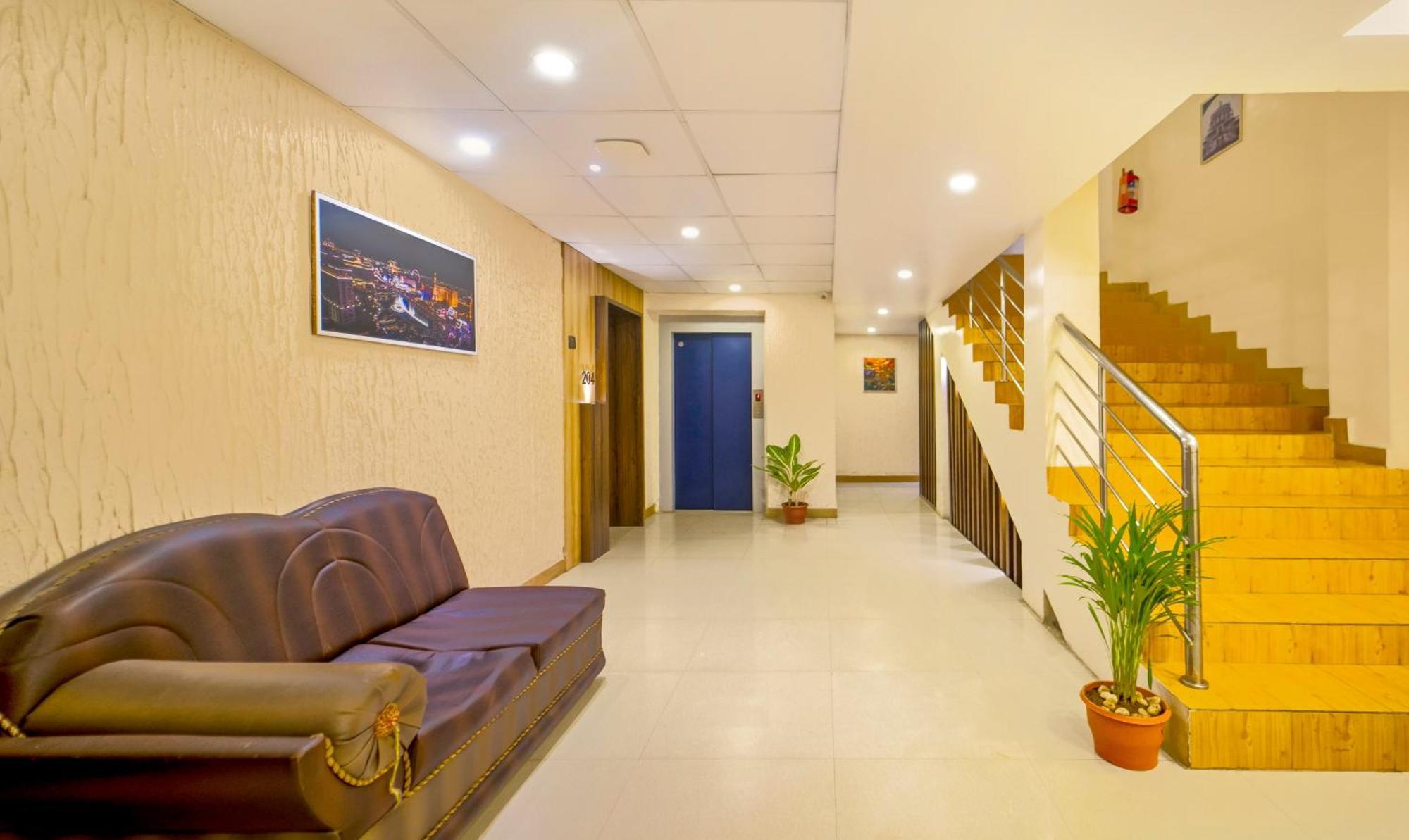 Treebo Golden Swan Pammal Hotel Chennai Bagian luar foto