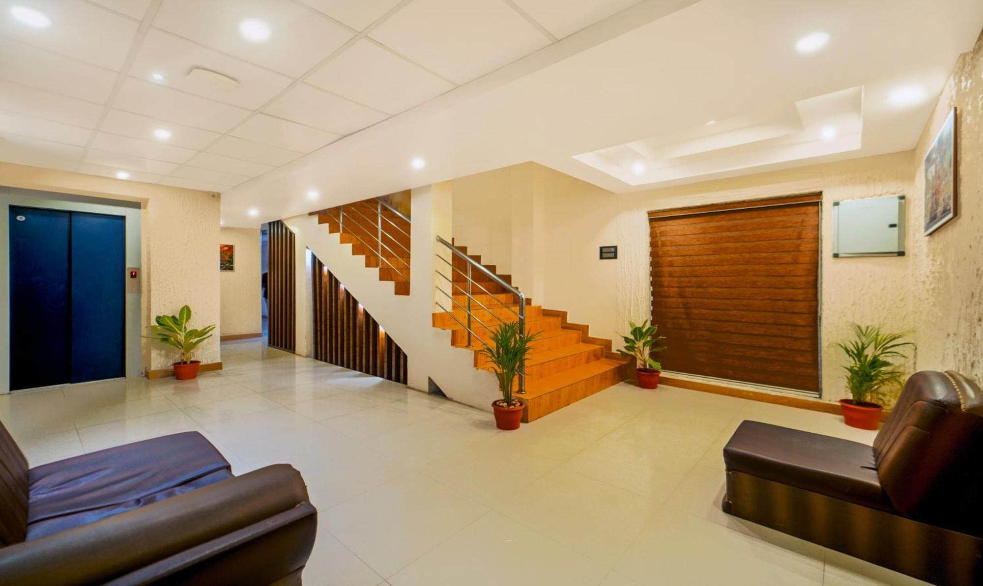 Treebo Golden Swan Pammal Hotel Chennai Bagian luar foto