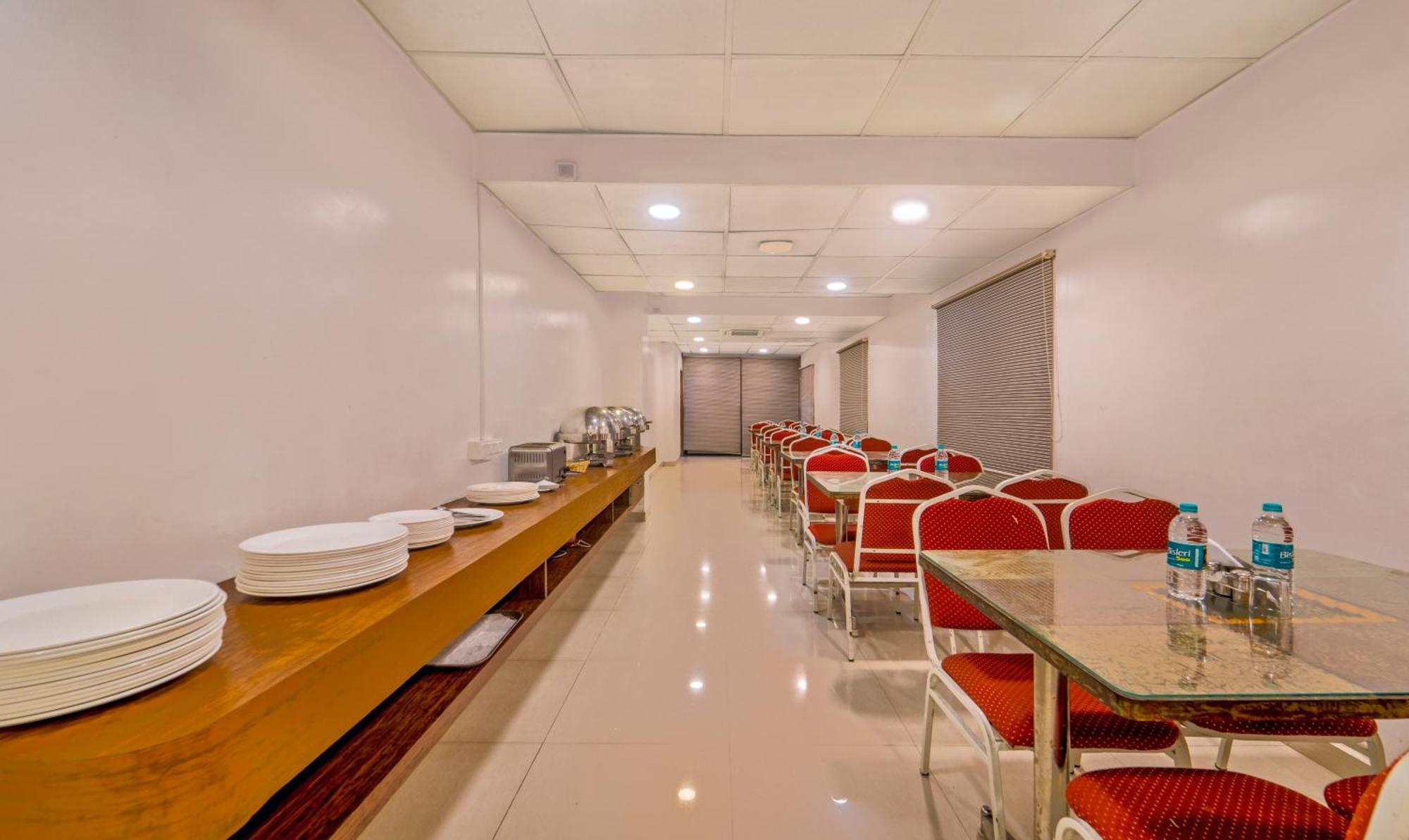 Treebo Golden Swan Pammal Hotel Chennai Bagian luar foto