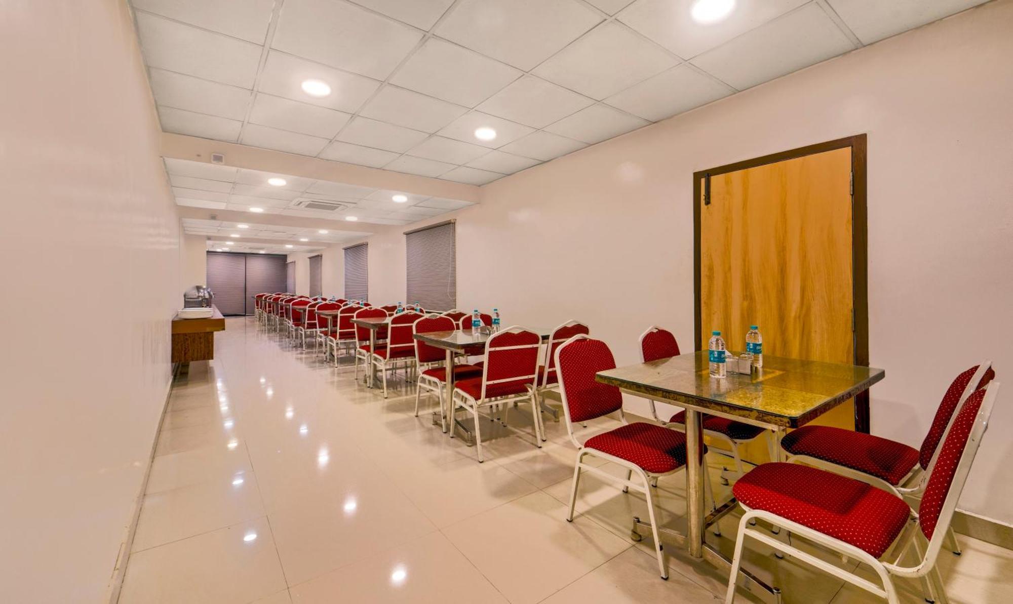 Treebo Golden Swan Pammal Hotel Chennai Bagian luar foto